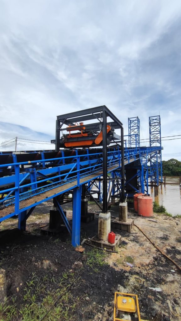 suspended magnetic separator